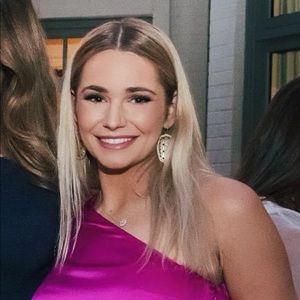 Meet your Posher, Ella